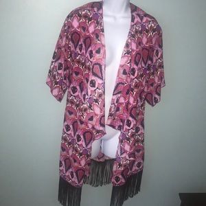 LuLaRoe Monroe kimono w/ fringe abstract heart
